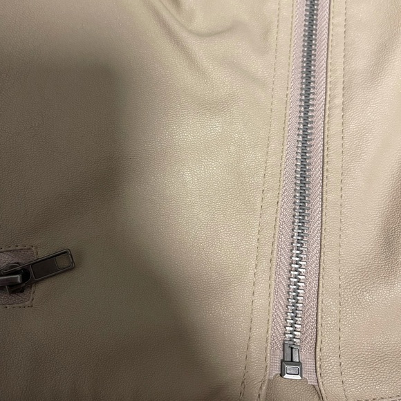 Women’s Large Pleather Jacket - Picture 2 of 4